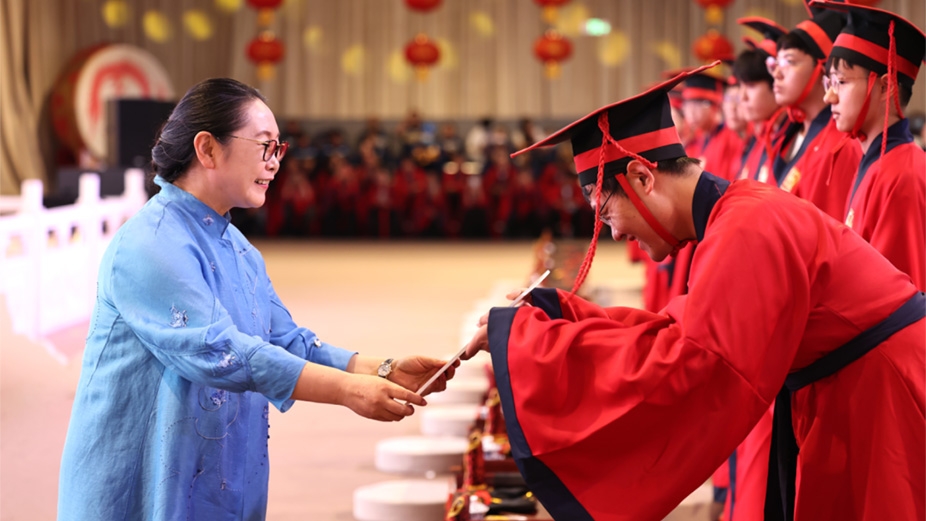 金秋揚(yáng)帆，逐夢(mèng)遠(yuǎn)航！榮程學(xué)子成人禮儀式